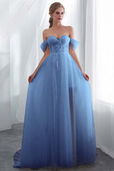 Elegant Long Tulle Wedding Dress with Off-the-Shoulder Design