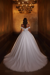Elegant Off-the-Shoulder Appliques Lace A-Line Tulle Lace Wedding Dress