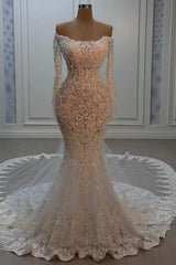 Off-the-Shoulder Appliques Lace Mermaid Wedding Dress with Chapel Train