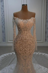 Off-the-Shoulder Appliques Lace Mermaid Wedding Dress with Chapel Train