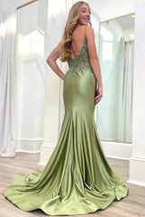 Elegant Satin Mermaid Prom Dresses 2025 with V-Neck, Lace Applique & Spaghetti Strap – FD5061