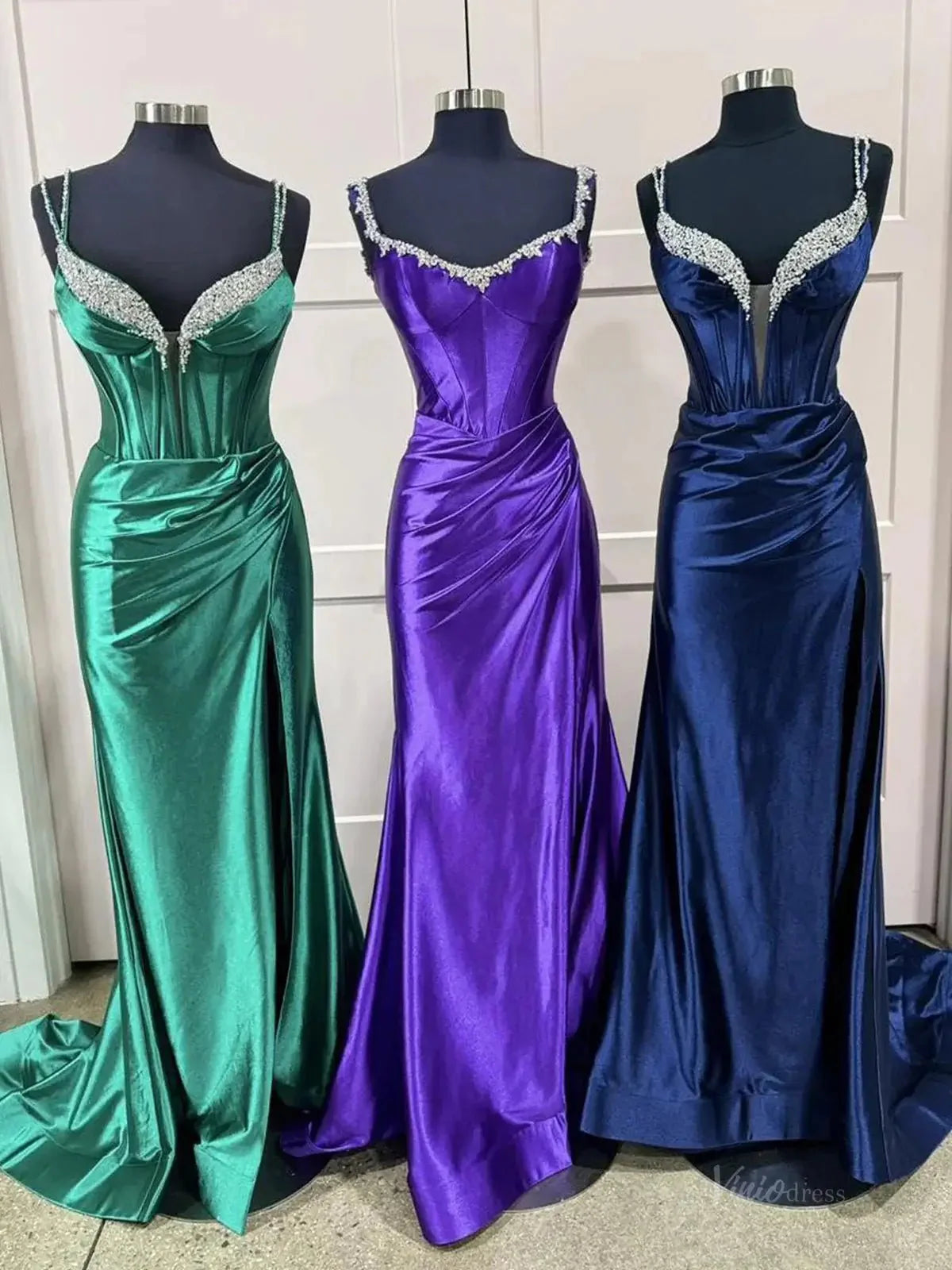 Elegant Satin Prom Dresses 2025 with Spaghetti Strap & Slit – FD5022