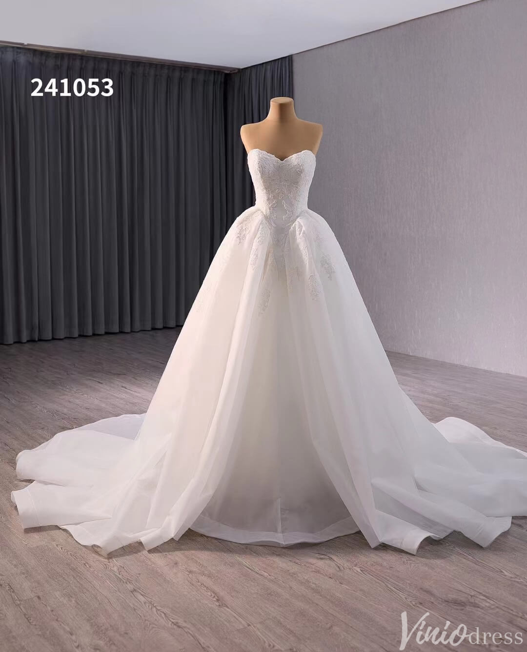 Elegant Strapless Lace Applique Wedding Gown Sweetheart Neck Bridal Dress 241053