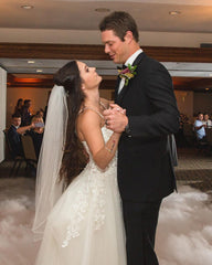Elegant Sweetheart A-line Wedding Gown with Spaghetti Straps and Lace Tulle