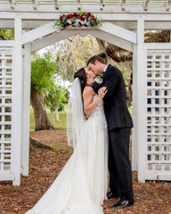 Elegant Sweetheart A-line Wedding Gown with Spaghetti Straps and Lace Tulle