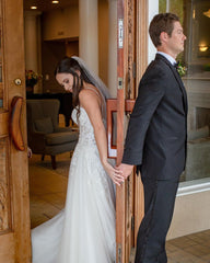 Elegant Sweetheart A-line Wedding Gown with Spaghetti Straps and Lace Tulle