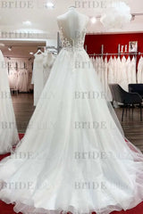 Elegant Tulle Lace A-line Wedding Dress V-neck with Spaghetti Straps