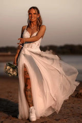 Elegant Tulle V-Neck Empire Wedding Dresses With Front Split