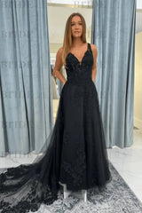Elegant V-Neck Lace Aline Wedding Dress with Appliques