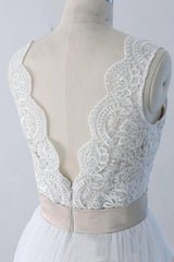 Elegant V-neck Lace Tulle A-line Wedding Dress