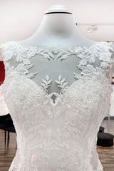 Elegant White Long Mermaid Wedding Dress with Tulle Lace