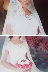 Elegant White Sleeveless Ball Gown With Lace for Weddings