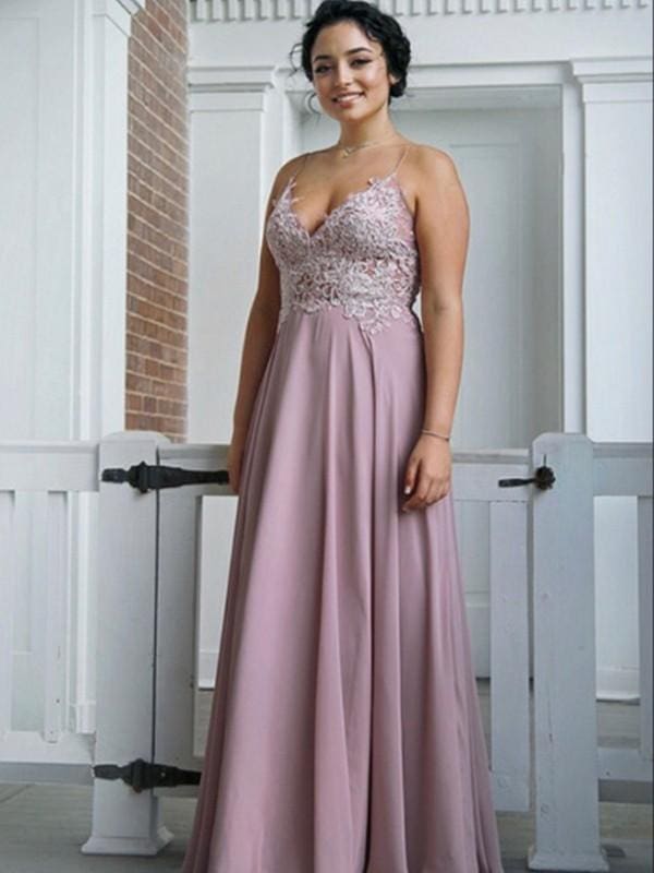 Empire Spaghetti Straps V-Neck Lace Sweep/Brush Train Chiffon Dresses