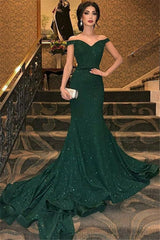 Enchanting Emerald Off-the-Shoulder Sequined Mermaid Evening Gown