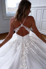 A Line Spaghetti Straps Tulle Sweep Train Wedding Dresses With