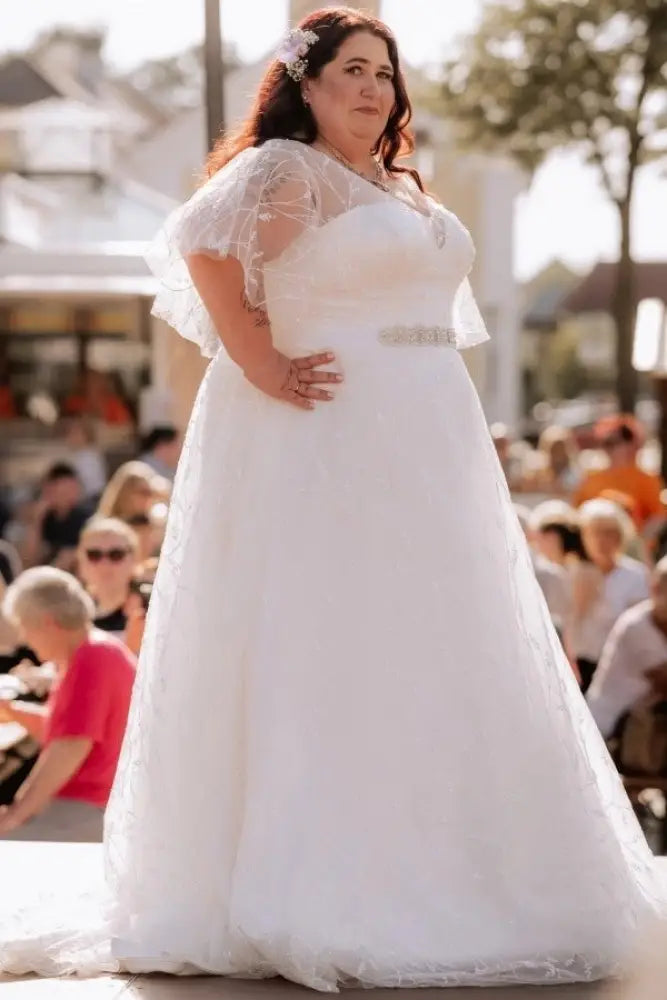 Exquisite Ivory Wedding Dress Aline Plus Size Tulle Lace Bridal Gown with Sleeves