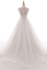 Eye-catching V-neck Tulle A-line Wedding Dress