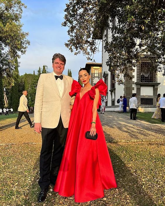 Vintage Red A-Line Prom Dress Long V-neck Evening Dress Satin Ruffles Formal Dress HZ1024