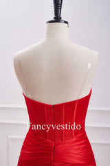 Red Keyhole Corset Fitted Ruched Homecoming Dress