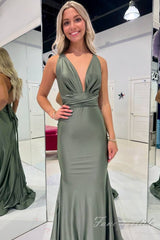 Oilve Green Plunging Neck Mermaid Evening Prom Dresses