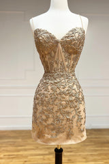 Halter Lace Appliques V-Neck Sleeveless Lace-Up Short Homecoming Dress