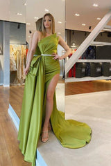 Glamorous Fuchsia Charmeuse Prom Dress High Slit with Flowing Train