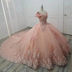 Glamorous Off-the-Shoulder Tulle Ball Gown Quinceanera Dresses with Floral Appliques