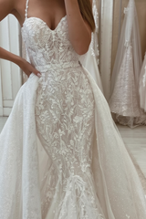 Glamorous Tulle Lace Mermaid Wedding Dress with Detachable Train