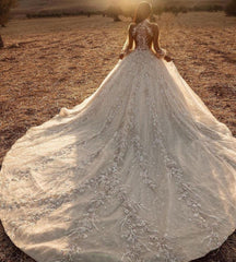 Gorgeous A-Line Wedding Dress with Appliques Lace Tulle