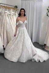 Gorgeous Long A-line Spaghetti-Straps Backless Wedding Dress with Tulle Lace