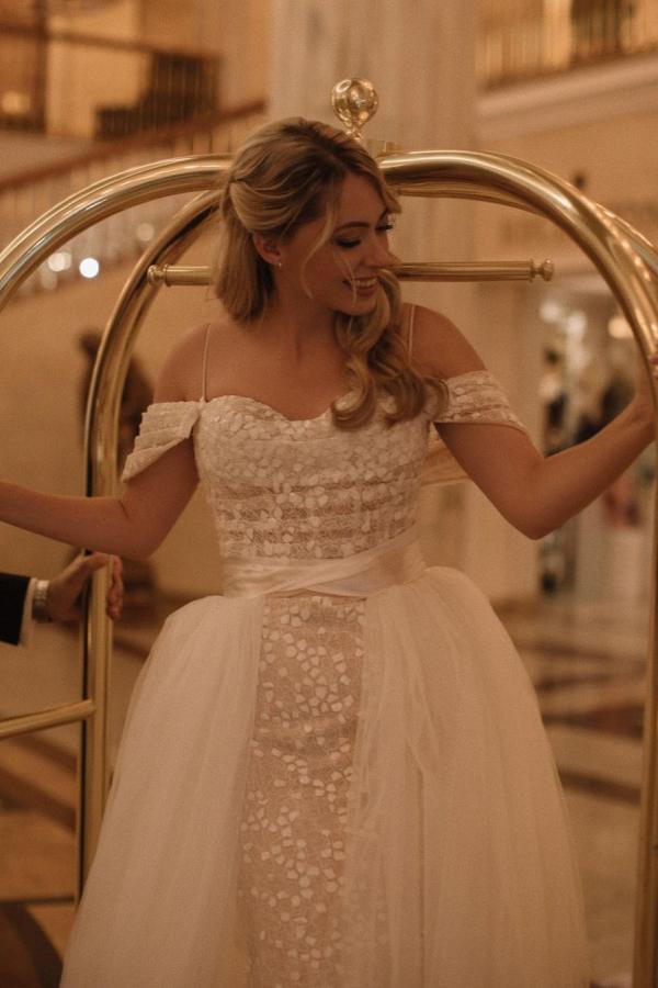 Gorgeous Off-The-Shoulder Long Mermaid Wedding Dress With Detachable Tulle Train