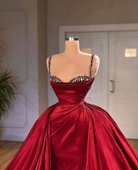 Prachtige spaghetti -riem mouwloze prom -jurk met trein