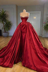 Prachtige spaghetti -riem mouwloze prom -jurk met trein