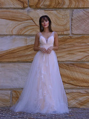 Lace Applique V-neck Sleeveless Sweep/Brush Train Wedding Dresses