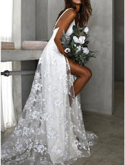 Beach Wedding Dresses A-Line Camisole V Neck Spaghetti Strap Court Train Lace Bridal Gowns With Appliques Split Front