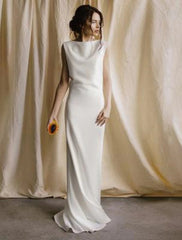Reception Open Back Casual Wedding Dresses Sheath / Column Scoop Neck Sleeveless Sweep / Brush Train Satin Bridal Gowns With Solid Colo rFall Wedding Party