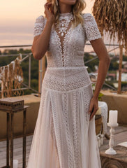 Beach Boho Wedding Dresses A-Line Illusion Neck Short Sleeve Court Train Lace Bridal Gowns With Appliques