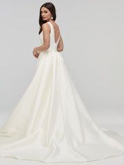 Ivory A-Line Wedding Dresses With Train Sleeveless Pockets V-Neck Backless Satin Fabric Long Bridal Gowns