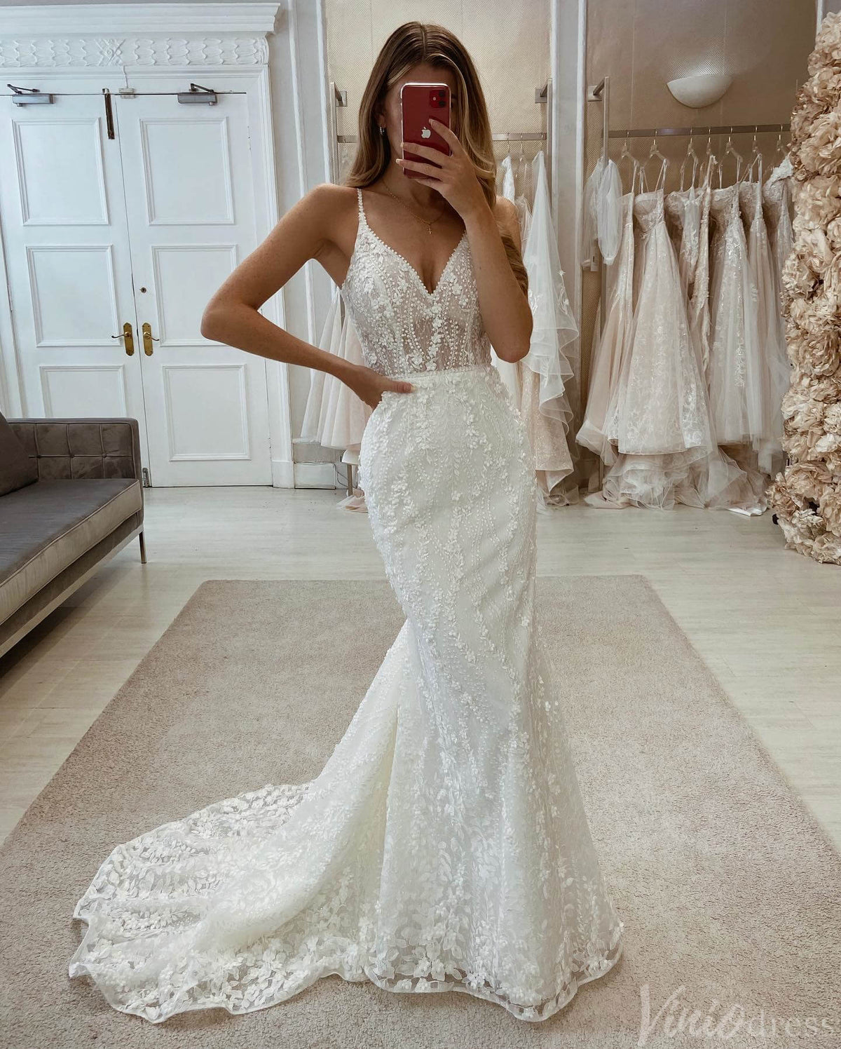 Ivory Beaded Lace Applique Spaghetti Strap Wedding Dresses V-Neck Mermaid Bridal Gown VW2174