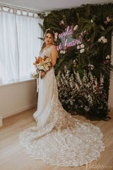 Ivory Lace Applique Bohemian Wedding Dresses V-Neck Boho Bridal Gown AW1035