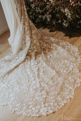 Ivory Lace Applique Bohemian Wedding Dresses V-Neck Boho Bridal Gown AW1035