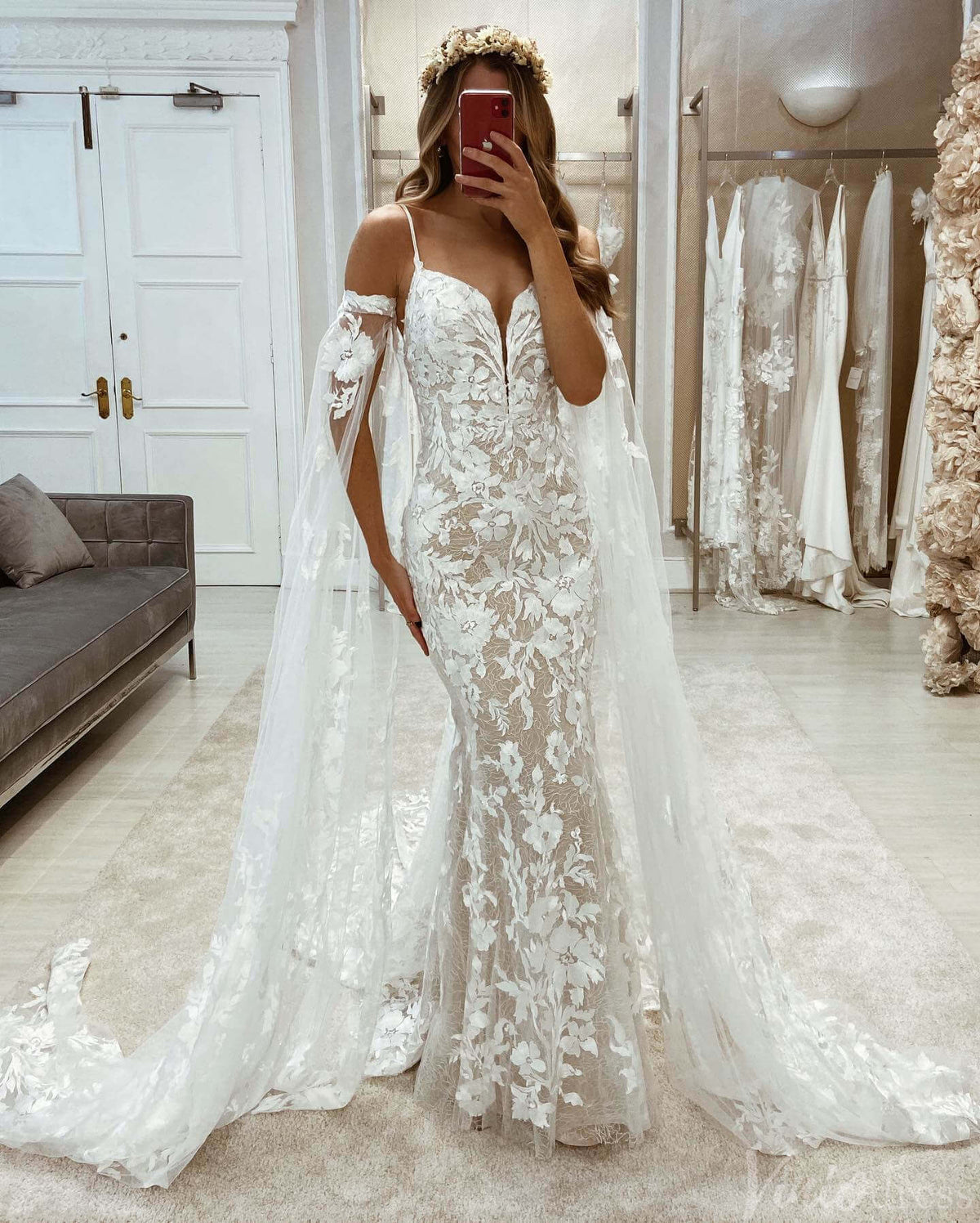 Ivory Lace Applique Extra Long Sleeve Wedding Dresses Spaghetti Strap Mermaid Bridal Gown VW2172