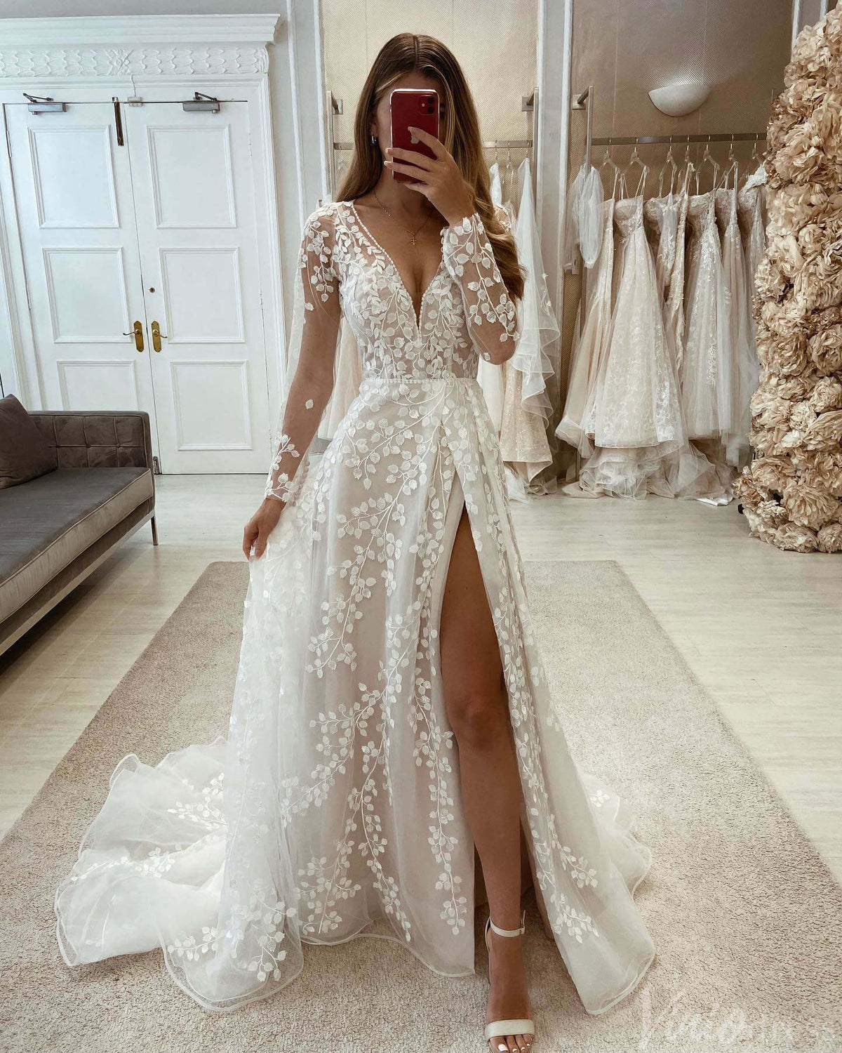 Ivory Lace Applique Long Sleeve Wedding Dresses with Slit Rustic V-Neck Bridal Gown VW2171