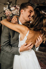 Ivory Lace Applique Rustic Wedding Dresses V-Neck Country Bridal Gown VW2153