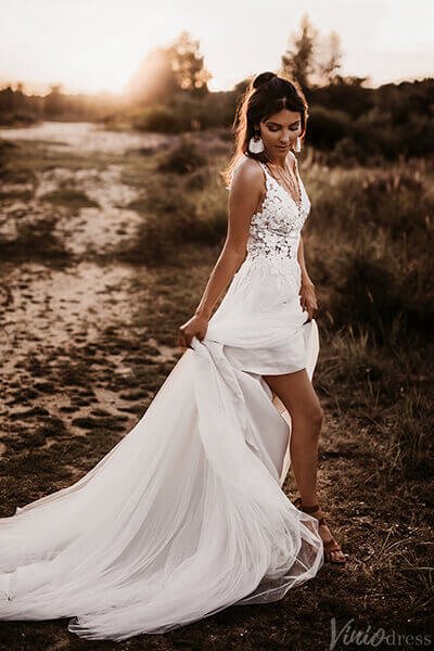 Ivory Lace Applique Rustic Wedding Dresses V-Neck Country Bridal Gown VW2153