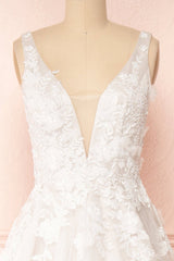 Ivory Lace Applique V-Neck Wedding Dresses Country Bridal Gown VW2158
