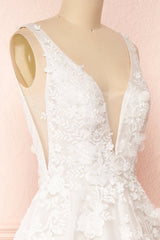 Ivory Lace Applique V-Neck Wedding Dresses Country Bridal Gown VW2158