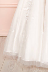 Ivory Lace Applique V-Neck Wedding Dresses Country Bridal Gown VW2158