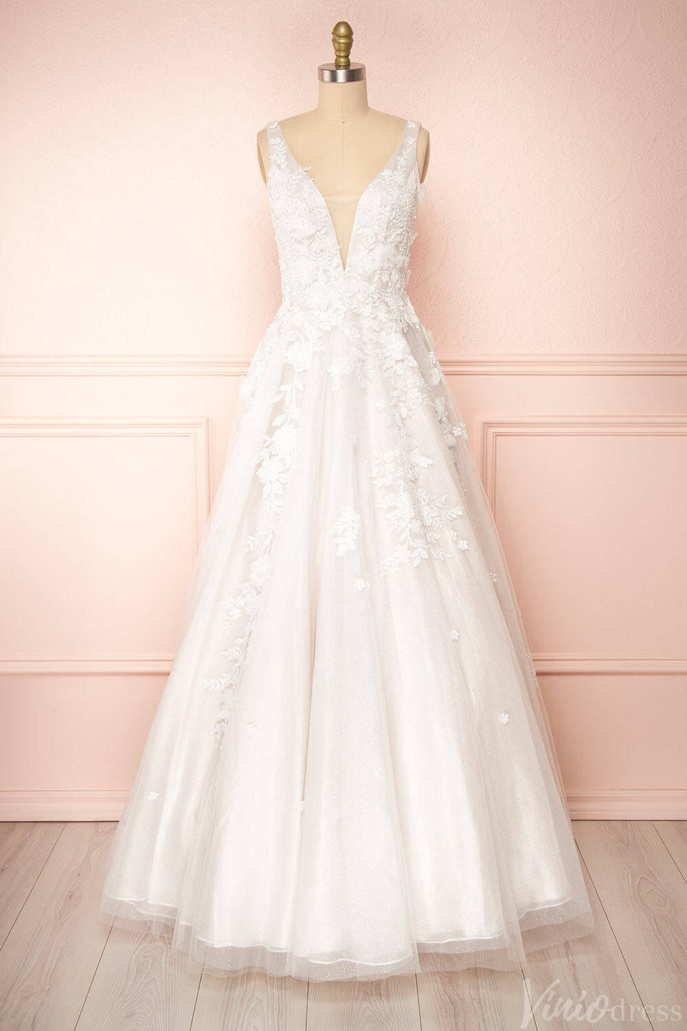 Ivory Lace Applique V-Neck Wedding Dresses Country Bridal Gown VW2158
