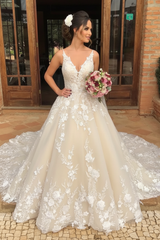 V Neck White Lace Aline Wedding Dress Sleeveless Tulle Ball Gown with Appliques